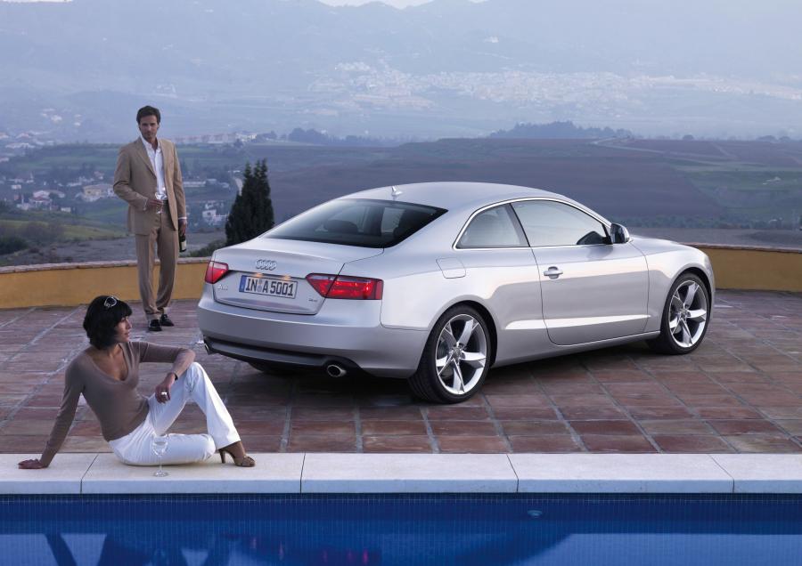  Audi A5 Coupe 3.2 2007 года  (WW) (фото 14 из 36)